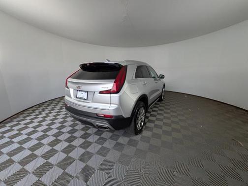 2022 Cadillac XT4 Premium Luxury