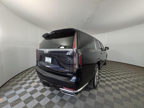 2022 Cadillac Escalade ESV Premium Luxury