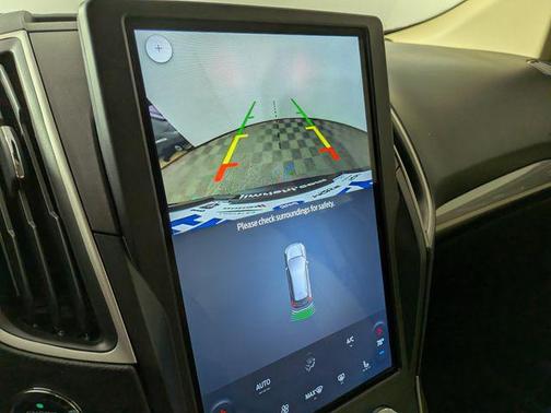 Rapid Red Metallic Tinted Clearcoat 2023 Ford Edge SEL