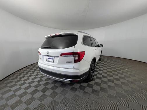 2022 Honda Pilot Touring 8-Passenger