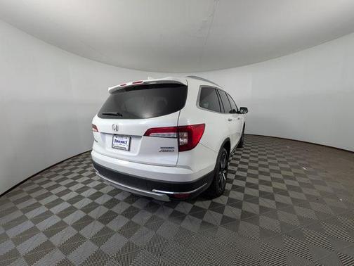 2022 Honda Pilot Touring 8-Passenger