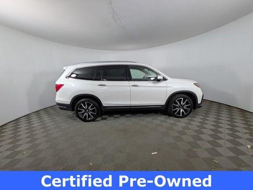 2022 Honda Pilot Touring 8-Passenger