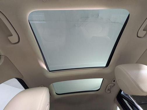 Diamond White Metallic 2021 Mercedes-Benz GLC 300 4MATIC