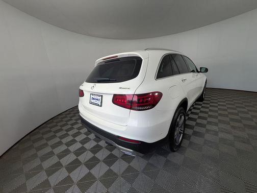 Diamond White Metallic 2021 Mercedes-Benz GLC 300 4MATIC