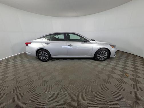 Brilliant Silver Metallic 2024 Nissan Altima 2.5 SV