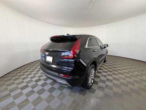 2021 Cadillac XT4 Premium Luxury