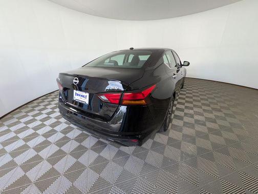 Super Black 2024 Nissan Altima 2.5 SV