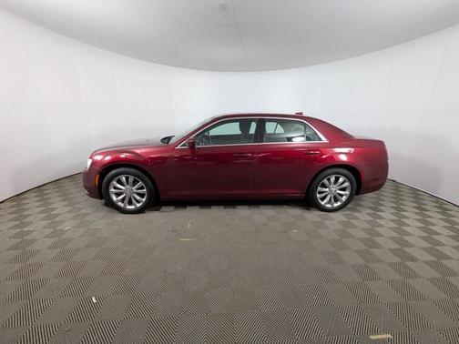 2020 Chrysler 300 Touring