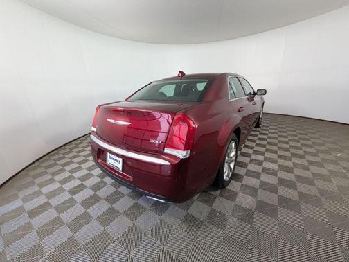 2020 Chrysler 300 Touring