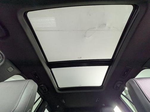 2025 Cadillac XT6 Luxury AWD