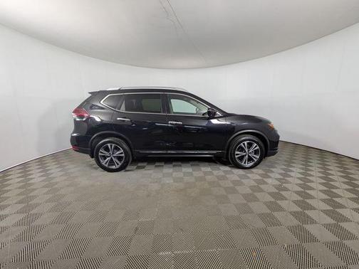 Magnetic Black 2018 Nissan Rogue SL