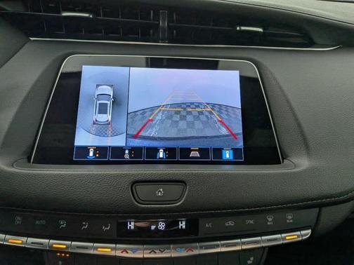 2022 Cadillac XT4 Premium Luxury