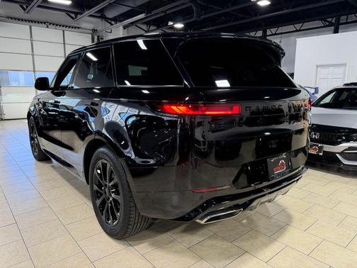 Santorini Black Metallic 2023 Land Rover Range Rover Sport SE