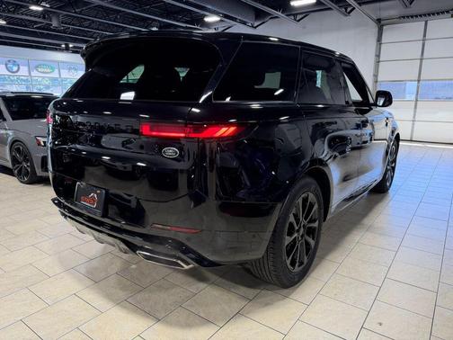 Santorini Black Metallic 2023 Land Rover Range Rover Sport SE