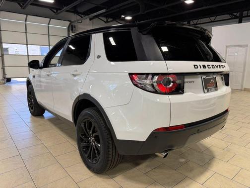 White 2018 Land Rover Discovery Sport SE