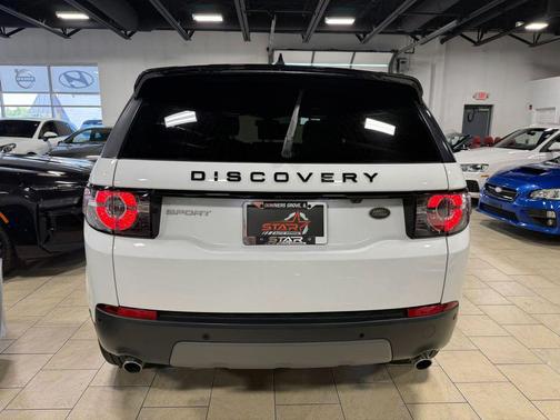 White 2018 Land Rover Discovery Sport SE