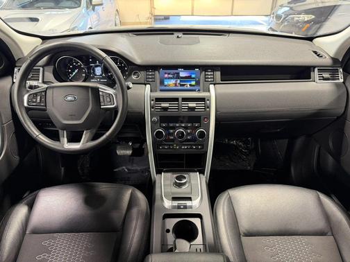White 2018 Land Rover Discovery Sport SE