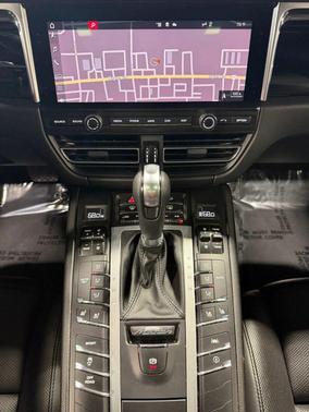 Black 2021 Porsche Macan Macan Sport Edition