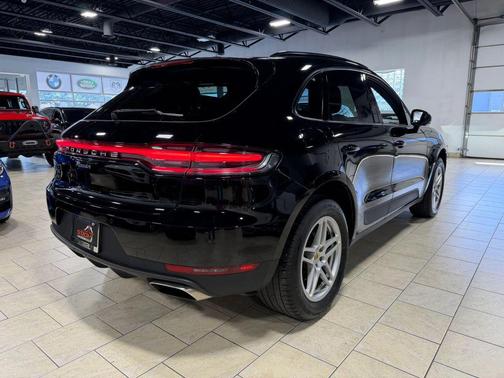 Black 2021 Porsche Macan Macan Sport Edition