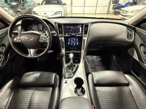 2017 INFINITI Q50 3.0t RED SPORT 400