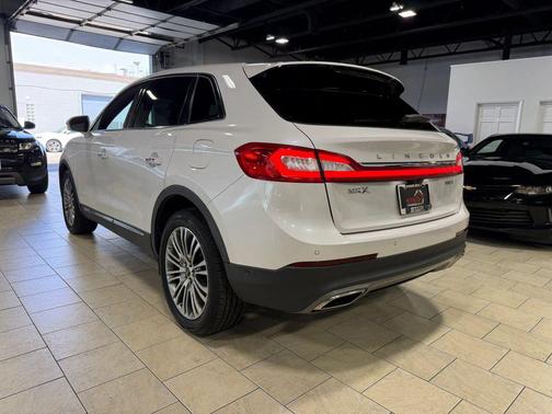 White Platinum Metallic Tri-Coat 2016 Lincoln MKX Reserve