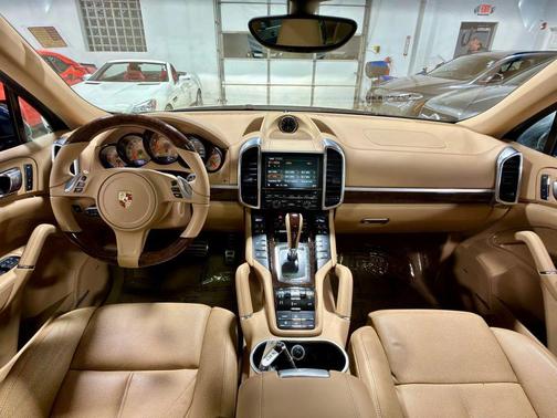 2013 Porsche Cayenne Cayenne