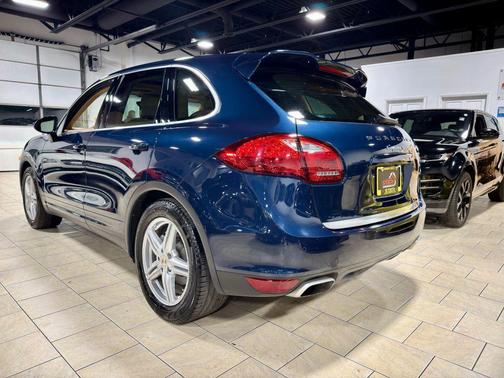 2013 Porsche Cayenne Cayenne
