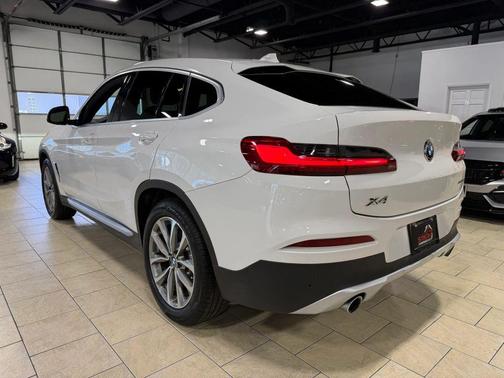 White 2019 BMW X4 xDrive30i