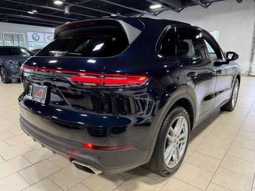 Moonlight Blue Metallic 2020 Porsche Cayenne Cayenne