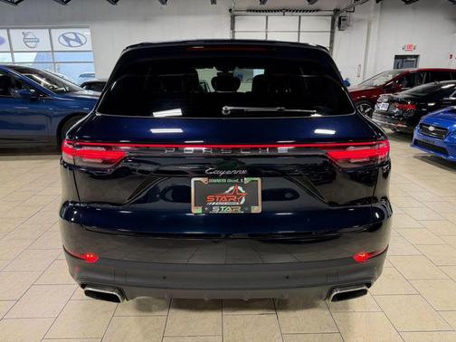 Moonlight Blue Metallic 2020 Porsche Cayenne Cayenne