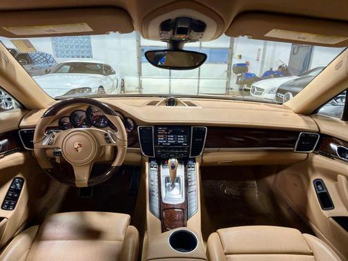 2014 Porsche Panamera 4