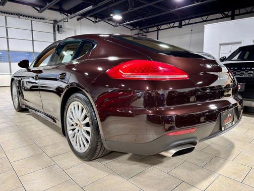 2014 Porsche Panamera 4
