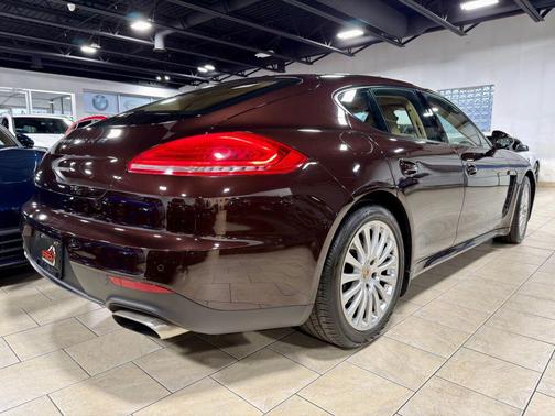 2014 Porsche Panamera 4