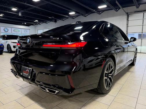 Black Sapphire Metallic 2024 BMW 760 xDrive