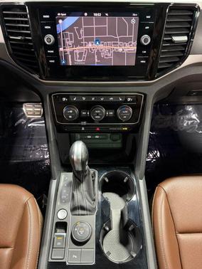 White 2023 Volkswagen Atlas 3.6L SEL