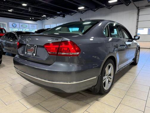 Reflex Silver Metallic 2015 Volkswagen Passat 2.0L TDI DSG SE w/Sunroof