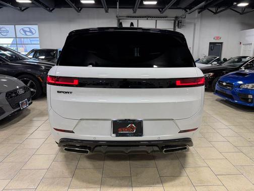 White 2024 Land Rover Range Rover Sport SE