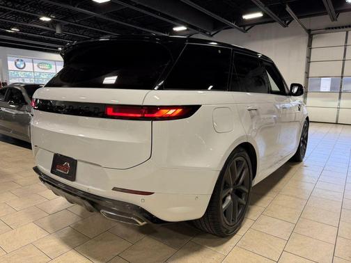 White 2024 Land Rover Range Rover Sport SE