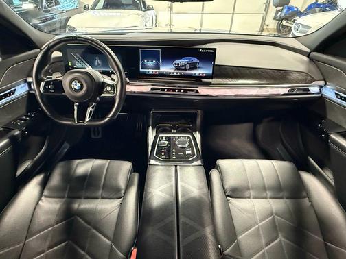 2024 BMW 760 xDrive