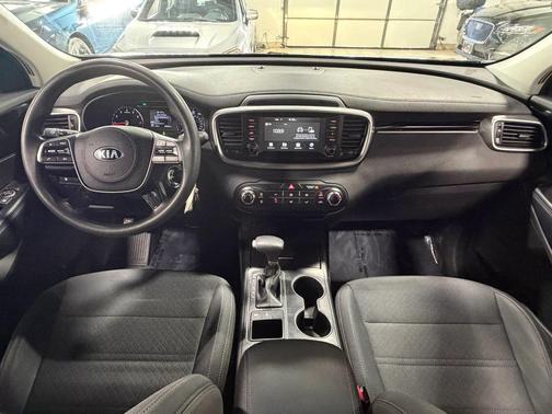 Dragon Brown 2019 Kia Sorento LX