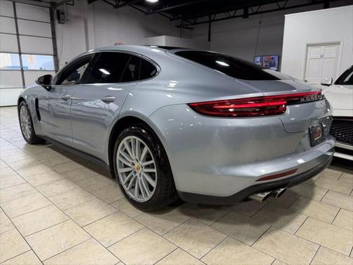 2018 Porsche Panamera 4S
