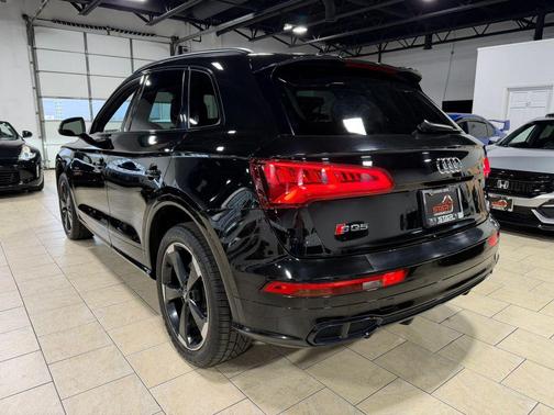Mythos Black Metallic 2020 Audi SQ5 3.0T Premium Plus