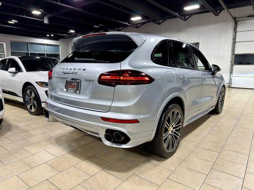 2016 Porsche Cayenne GTS