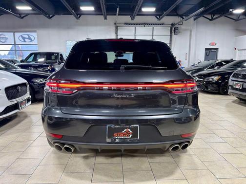 2020 Porsche Macan S