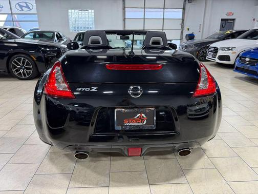 Magnetic Black 2016 Nissan 370Z Base