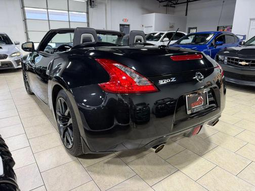 Magnetic Black 2016 Nissan 370Z Base