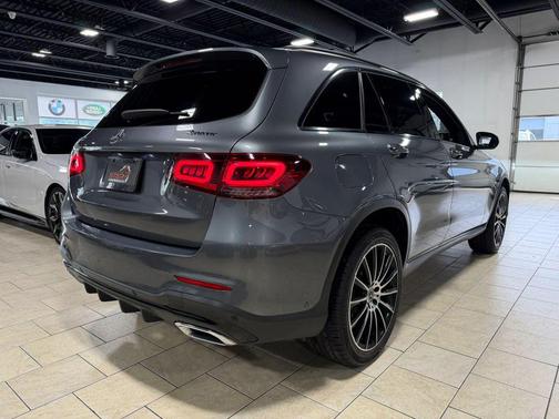 Gray 2022 Mercedes-Benz GLC 300 Base