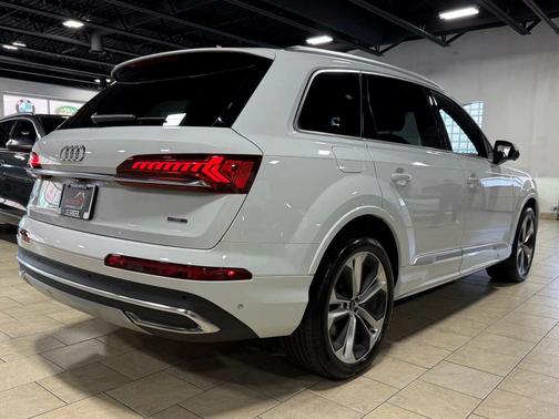 2021 Audi Q7 55 Premium Plus