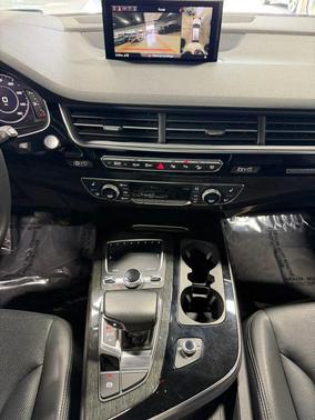 White 2019 Audi Q7 55 Prestige