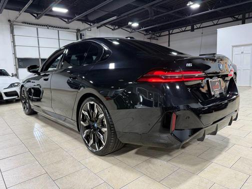 2024 BMW i5 M60